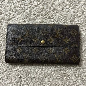 Authentic LV monogram Sarah wallet